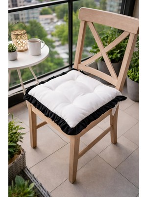 Maison Luré Beyaz Siyah Fırfırlı Sandalye Minderi 40X40 cm