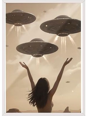 Marmara Avm Beyaz Çerçeveli Tablo, Çölün Sessiz Tanığı – Retro Kadın ve Ufo Karşılaşması Poster No: 107487 15 x 21