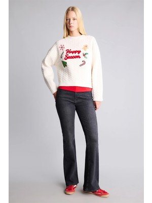 DeFacto Crop Flare Fit Orta Bel Kısa Çan Paça Jean Pantolon G6542AX26WN