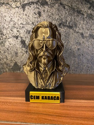 Riva Self Cem Karaca Büst Figür – 13 cm Altın Sarısı Koleksiyonluk Heykelcik & Dekoratif Masaüstü Süsü