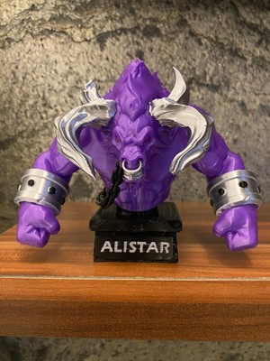 Riva Self Alistar Büst Figür – 13 cm Mor Minotaur Koleksiyonluk Oyuncak & Masaüstü Dekoratif Heykel