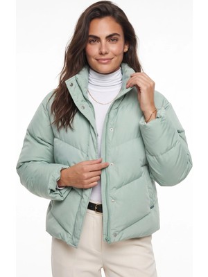 Juuuj Su Yeşili Polyester Kumaş Dik Yaka Regular Kalıp Su Itici Özellikli Fermuarlı Şişme Mont