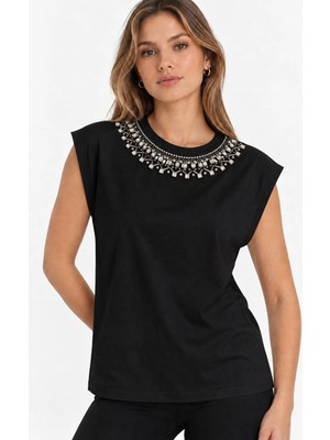 İnci Türkay Kadın Tasarım T-Shirt Taş ve Boncuk Işleme Detaylı Düşük Duble Kol Beyaz Bluz