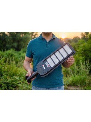 Ahes 500W Güneş Enerjili Solar Sokak ve Bahçe Lambası, Lifepo4 Bataryalı, IP66, Hareket Sensörlü, Uzaktan Kumandalı LH99-500