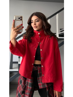Elisin Kırmızı Dik Yaka Büzgü Detaylı Astarlı Yağmurluk
