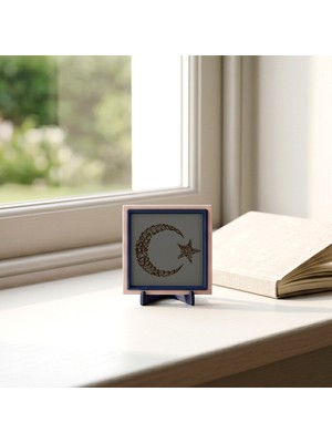 Miaju Manevi Değeri Olan Kelime-I Tevhid Yazılı ve Hilal Motifli Kare Dekoratif Obje, Çerçeveli Hat Sanatı Temalı Süs 10X10 Cm, Yeni Başlangıçlara Eşlik Eden Özel Armağan