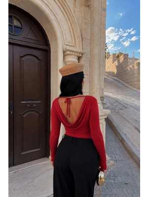 EVOA Kadın Sırt Dekolteli Kayık Yaka Çıtçıtlı Body M - Kırmızı