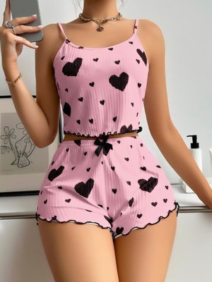 Herşey Trend Herşeytrend  Pamuklu Pembe Üstüne Siyah Kalp Desenli Askılı Fitilli Şortlu Pijama Takımı