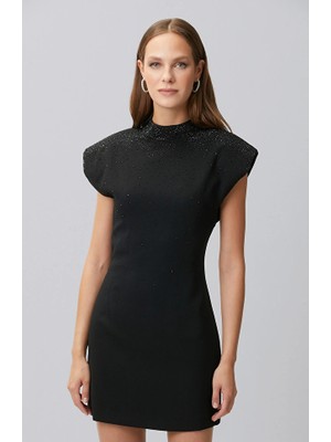 Network Slim Fit; Dik Yaka; Cepsiz; Kolsuz; Dekolteli; Taş Baskılı; Mini Elbise