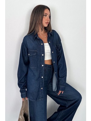 Hlt Jeans Kadın Koyu Mavi Oversize Cepli Düğmeli %100 Tencel Kot Gömlek (2 Beden Küçük Alın) SOFİA-6004