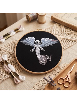 Melek Desenli ve "meleğim" Yazılı Ahşap Kasnak Nakış Tablo Duvar Dekoru