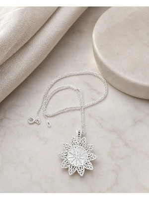 Arvenia Silver Ayçiçeği Motifli Katmanlı Telkari Işlemeli Kadın 925 Ayar Gümüş Kolye