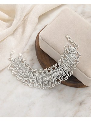 Arvenia Silver Geometrik Desenli Panelli Gerdanlık Top Detaylı Telkari Kadın 925 Ayar Gümüş Kolye