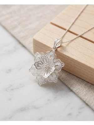 Arvenia Silver Hacimli Katmanlı Çiçek Motifli Büyük Telkari Kadın 925 Ayar Gümüş Kolye