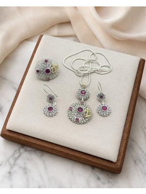 Arvenia Silver Vav Motifli Pembe Taşlı Kadın 925 Ayar Gümüş Kolye Küpe Yüzük Takı Seti