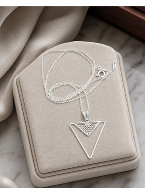Arvenia Silver Geometrik Iç Içe Üçgen Motifli Minimal Telkari Kadın 925 Ayar Gümüş Kolye