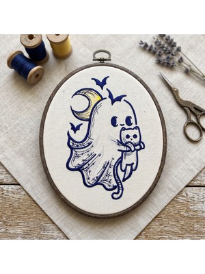 Sevimli Hayalet ve Kedi Desenli Oval Ahşap Kasnak Nakış Tablo Genç Odası Duvar Dekoru