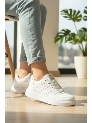 Enoch Yan Panelli Delikli Burun Düz Tabanlı Bağcıklı Kadın Sneaker