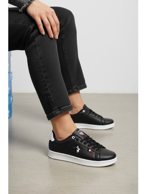 Enoch Polo Model Bayrak Detaylı Düz Tabanlı Bağcıklı Kadın Sneaker
