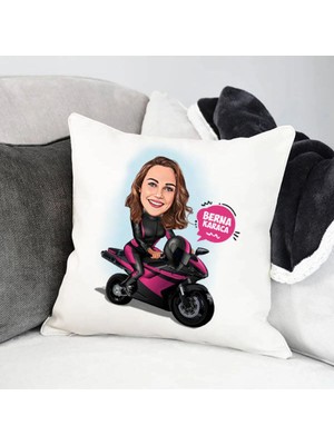 Marvielle Kadın Motora Binen Karikatürlü - Yastık