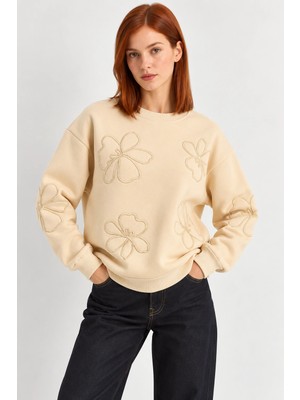 Mevese Kadın Çiçek Motifli Şardonlu Üç Iplik Oversize Sweatshirt - Bej