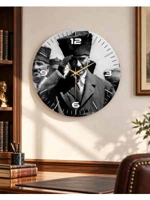 Mustafa Kemal Atatürk Siyah Beyaz Renkli Baskı Sayılı Hediyelik Ahşap Sessiz Duvar Saati 45CM