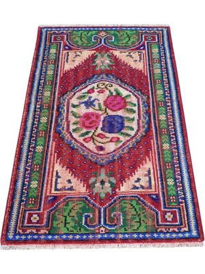 Zehra Abla Halı Vintage El Dokuma Güllü Çiçekli Eskitme Aynalı Gördes Simav Yün Halı 7517