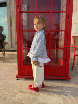 KR Kids Kız Çocuk Çizgili Gömlek ve Pantolon 2’li Takım – Fırfır Detaylı Rahat Kesim