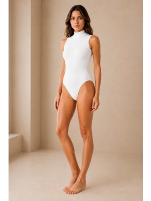 QKK Kadın Pamuklu Likralı Penye Kolsuz Yarım Balıkçı Yaka Beyaz Çıtçıtlı Body Q6K1K8T4KA