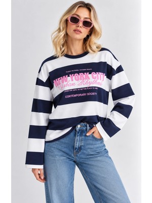 Mevese Kadın Oversize Çizgili New York Baskılı Sweatshir - Beyaz-Lacivert