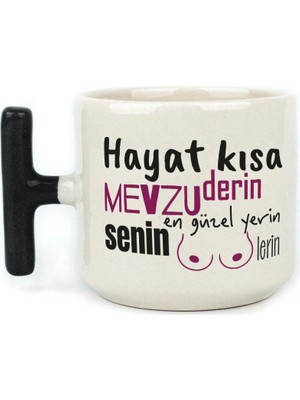 Mor Mürekkep Senin En Güzel Yerin Memelerin Baskılı Siyah Kulplu T Kupa - Komik Hediye Bardak Fincan Mug