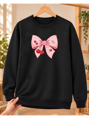 Mor Mürekkep Kadın %100 Pamuk 3 Iplik Şardonlu Kirazlı Pembe Fiyonk Baskılı Bisiklet Yaka Sweatshirt Siyah