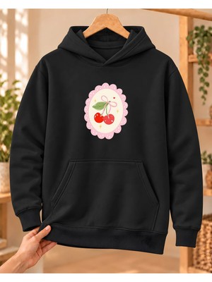 Mor Mürekkep Kadın %100 Pamuk 3 Iplik Şardonlu Dantel Çerçeveli Kiraz Baskılı Kapüşonlu Sweatshirt Siyah