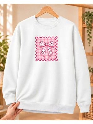 Mor Mürekkep Kadın %100 Pamuk 3 Iplik Şardonlu Pötikare Kalpli Fiyonk Baskılı Bisiklet Yaka Sweatshirt Beyaz