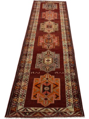 Zehra Abla Halı Vintage El Dokuma Şaheser Eskitme Göbekli Herki Yolluk Yün Halı 7532