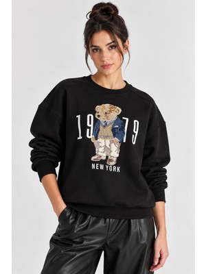Mevese Kadın Rahat Kesim Teddy Ayıcık Nakış Detaylı Sweatshirt- Siyah