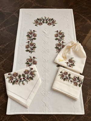 Nurhan Home Collection 5 Parça Etamin Işlemeli Seccade Takımı Çeyizlik Bohçalık Gelin Damat Seccade Seti - Seccade, Bohça, Kese, Havlu ve Tesbih
