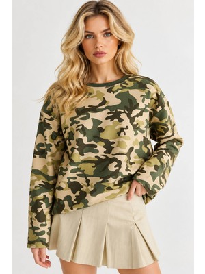 Mevese Haki Kamuflaj Baskılı Geniş Kesim Kadın Sweatshirt - Yeşil