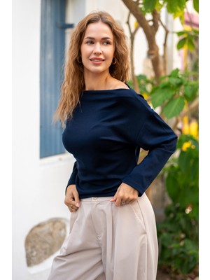 oq Yumuşak Dokulu Asimetrik Yaka Uzun Kol T-Shirt Bluz