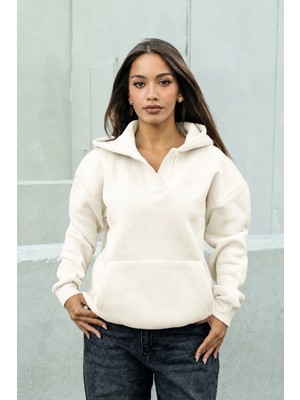 Dı Loria Kadın Beyaz Kapüşonlu Oversize Sweatshirt Kanguru Cepli Bebe Yaka Rahat Kalıp (%80 Pamuk)