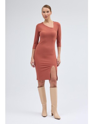 Apsen Collection Apsen Kadın Gül Kurusu Yırtmaçlı Turva Kol Yaka Detaylı Midi Elbise 3769-100
