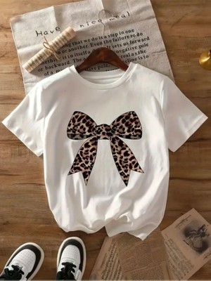 One Button Unisex Leopar Desenli Kurdele Detay Baskılı Basic Bisiklet Yaka Regular T-Shirt