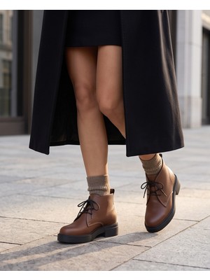 Futsi Shoes Aspen Taba Hakiki Floter Deri Bağcıklı Kısa Günlük Kadın Bot