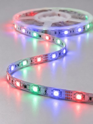 Soontech 5 Metre Kumandalı Rgb LED Şerit 2835 Smd Dekoratif Tv Oda Masa Arkası Aydınlatma