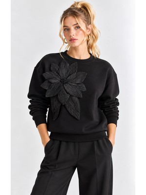 Mevese Kadın Çiçek Aksesuarlı Şardonlu Üç Iplik Oversize Sweatshirt - Siyah
