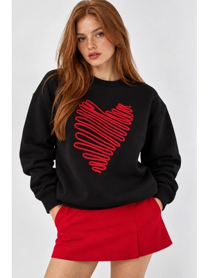 Mevese Kalp Işlemeli Kadın  Sweatshirt- Siyah