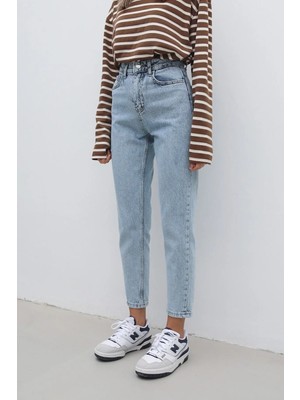 Beeke Leo 90's Kadın Camelia Kar Yıkama Mom Jean Pantolon