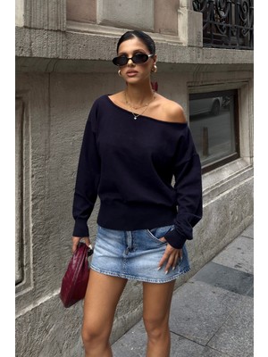 Bejna Kadın Asimetrik Düşük Yaka Soft Triko Bluz