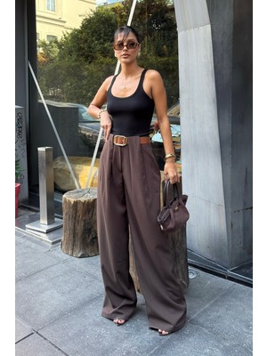 Bejna Kadın Kemer Detaylı Pileli Wide Leg Dokuma Pantolon
