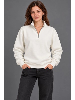 Tarz Yeri Kadın Üç Iplik Içi Şardonlu Dik Yaka Yarım Fermuarlı Kışlık Sweatshirt - Beyaz